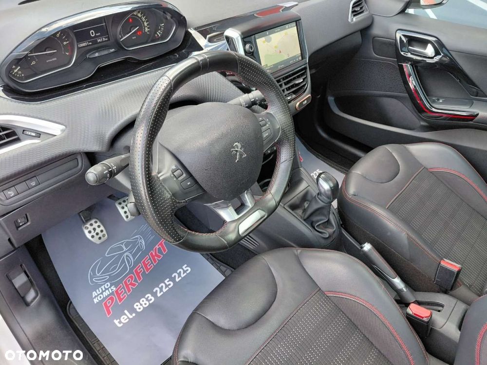 Peugeot 208 - 11