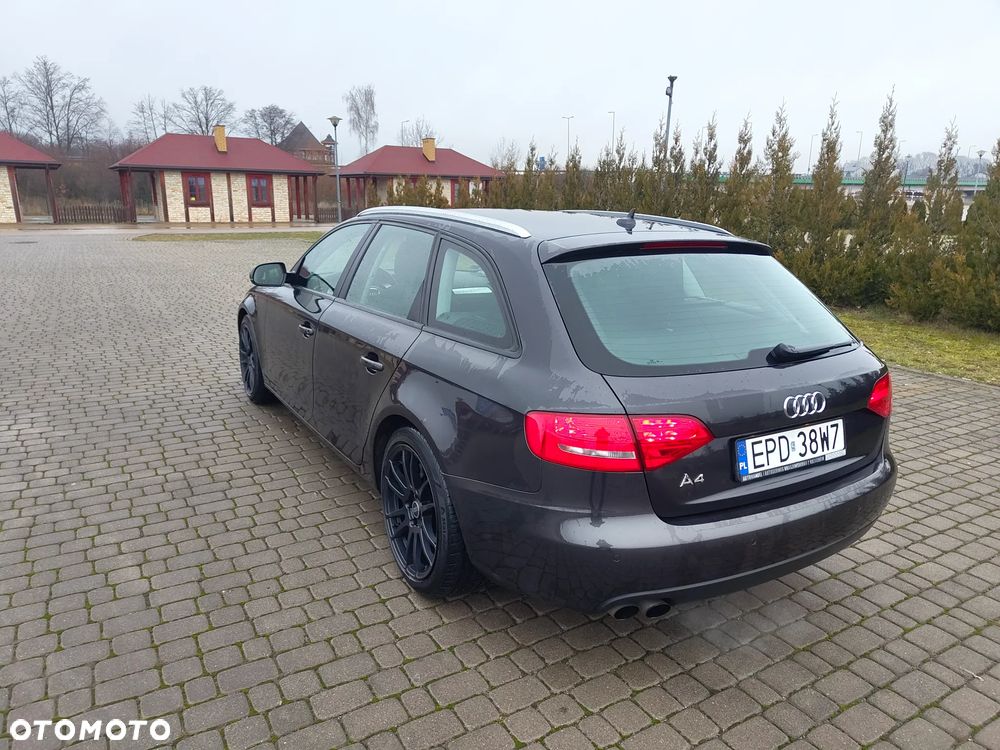 Audi A4 Avant - 6