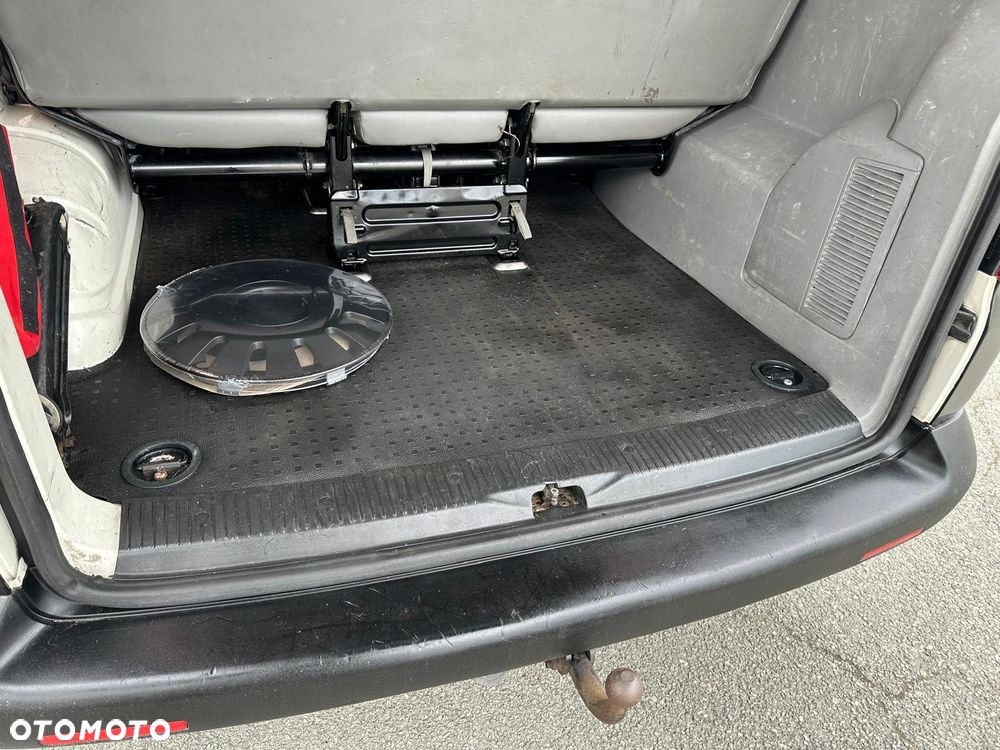 Volkswagen Transporter - 9
