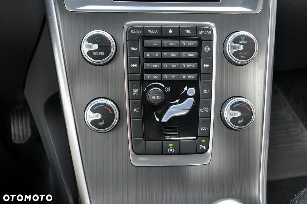 Volvo XC 60 D4 Momentum - 7