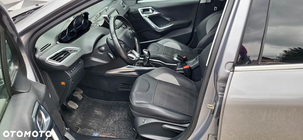 Peugeot 2008 1.6 e-HDi Allure S&S - 17