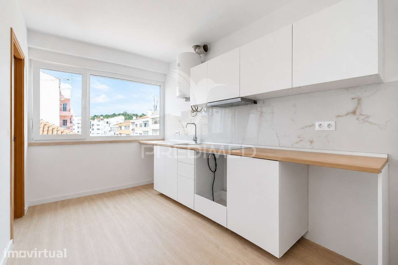 Apartamento T2 no Centro de Alcobaça - Grande imagem: 4/29