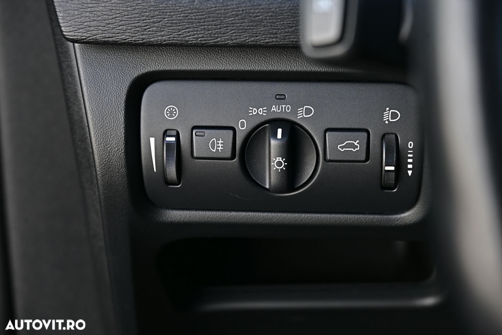 Volvo V40 D3 Geartronic - 32