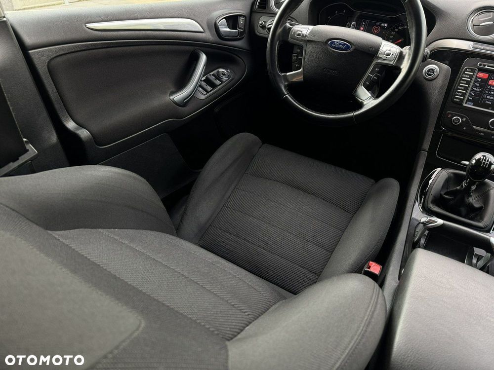 Ford S-Max - 26