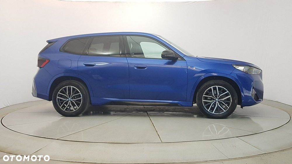 BMW iX1 - 8