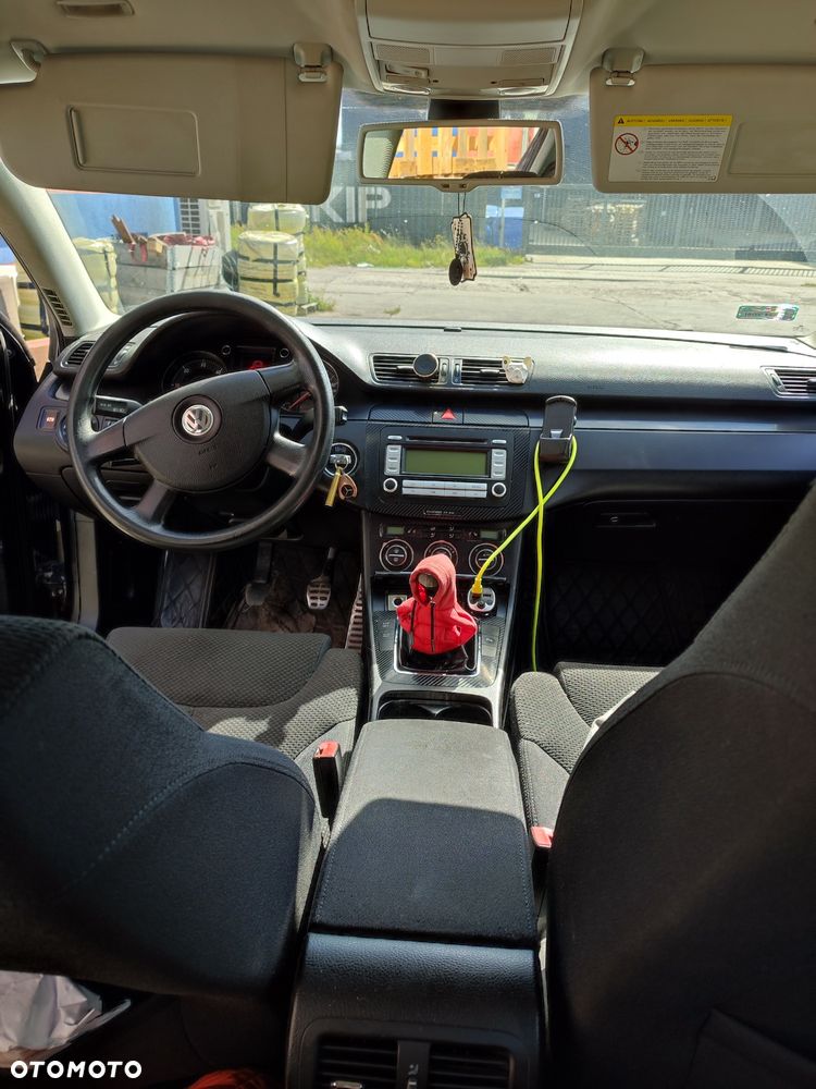Volkswagen Passat - 4