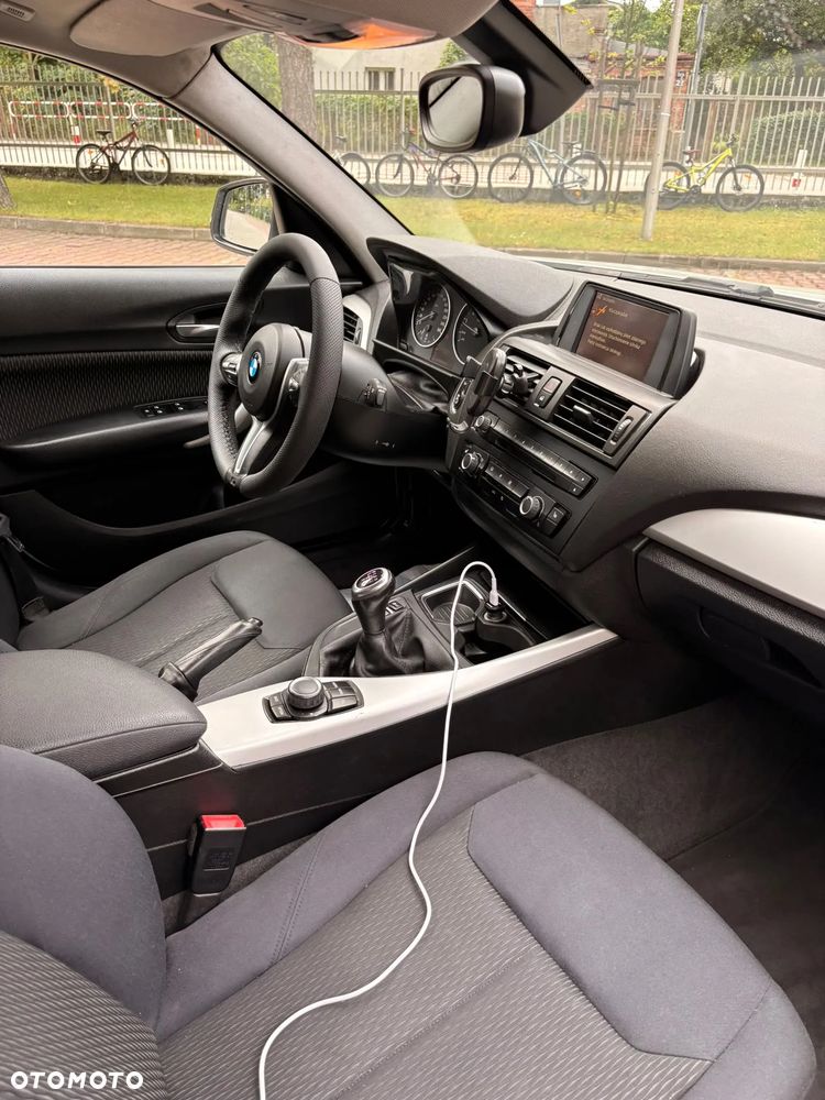 BMW Seria 1 116i - 24