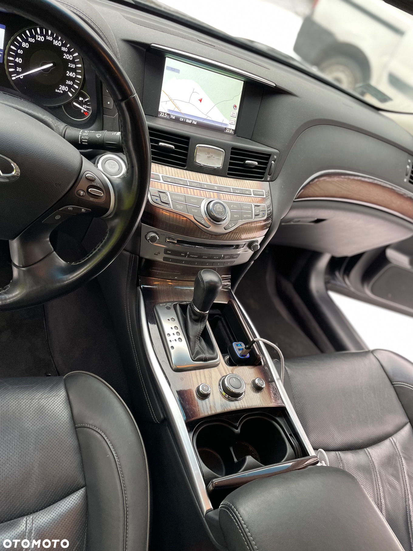 Infiniti Q70 Hybrid Premium Tech - 8