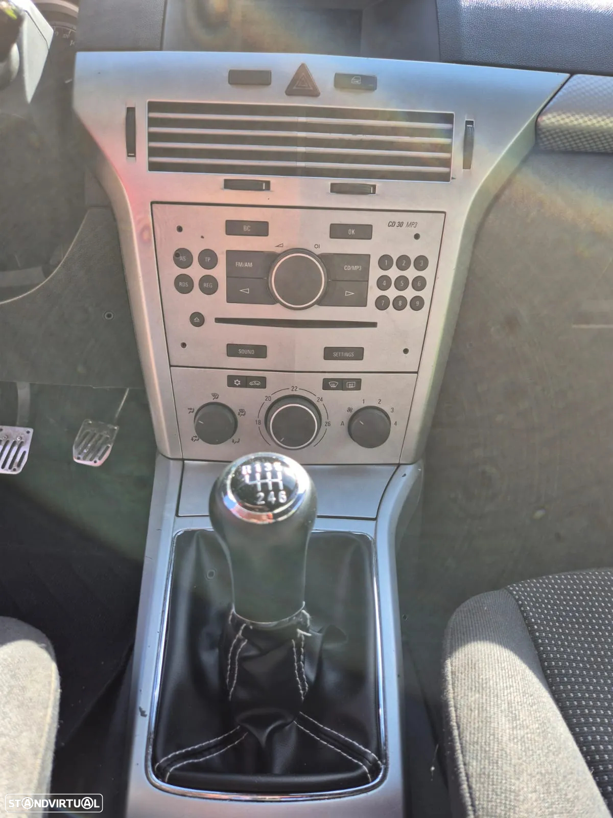 Opel Astra GTC 1.3 CDTi - 10