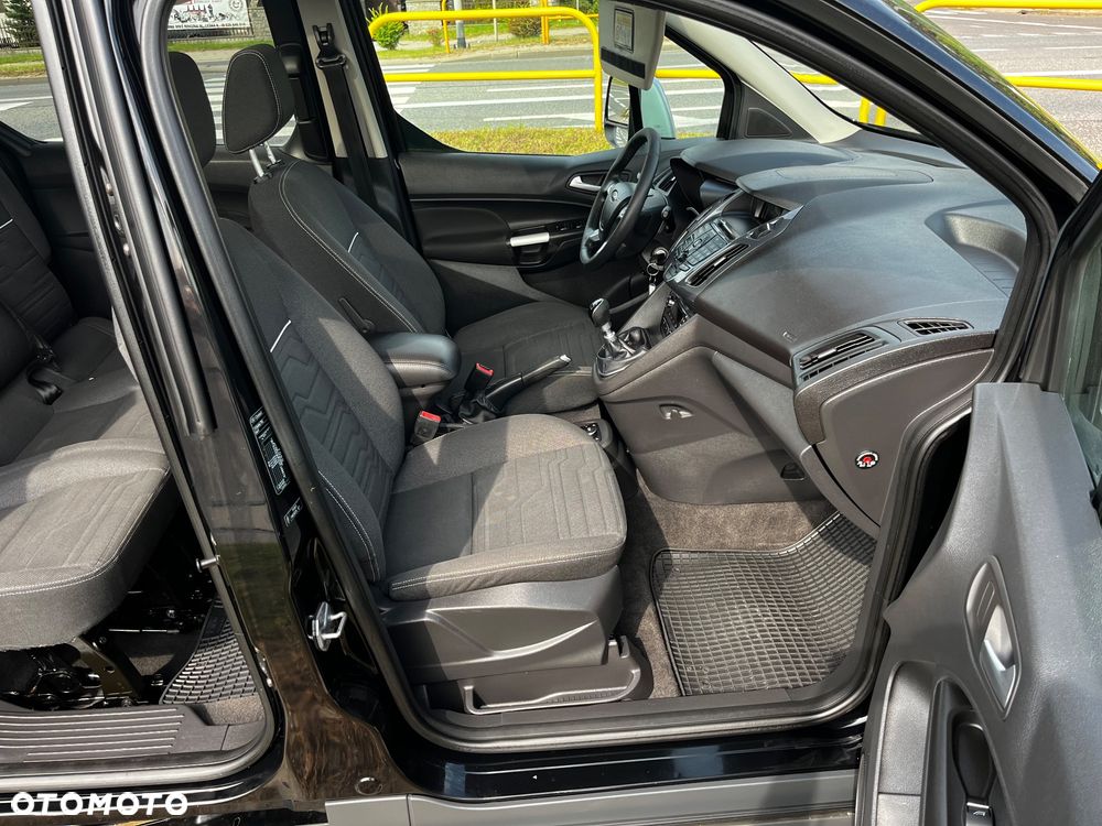 Ford Tourneo Connect Grand - 29