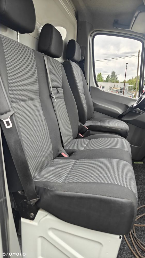 Mercedes-Benz Sprinter - 10