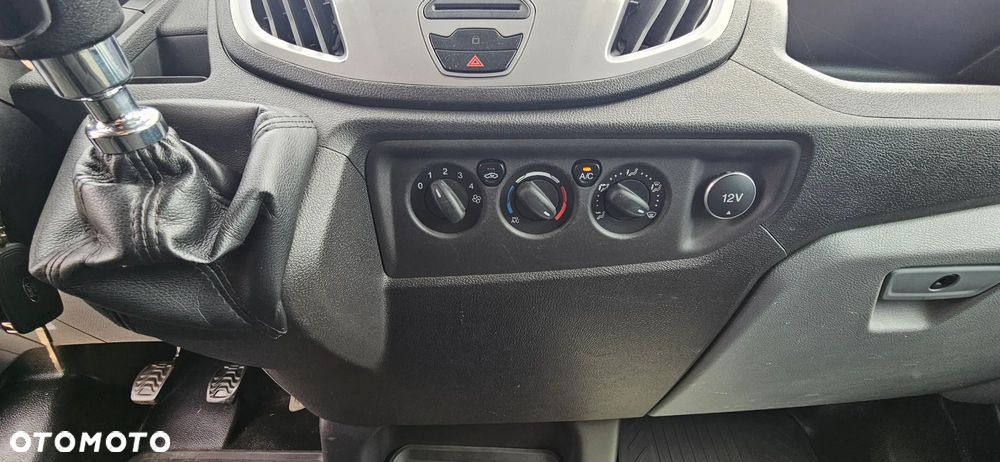 Ford Transit - 12