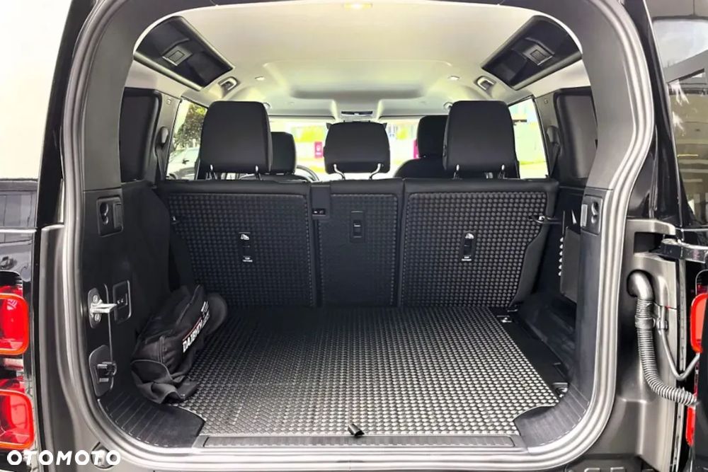 Land Rover Defender 3.0 D200 mHEV - 8