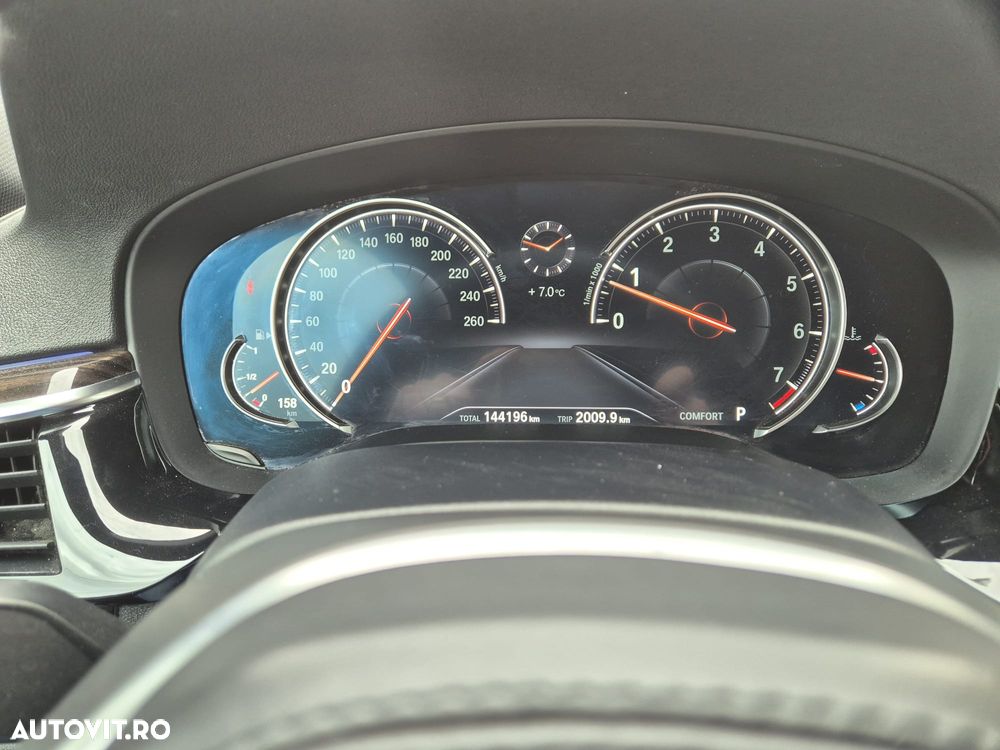 BMW Seria 5 530i xDrive AT - 14