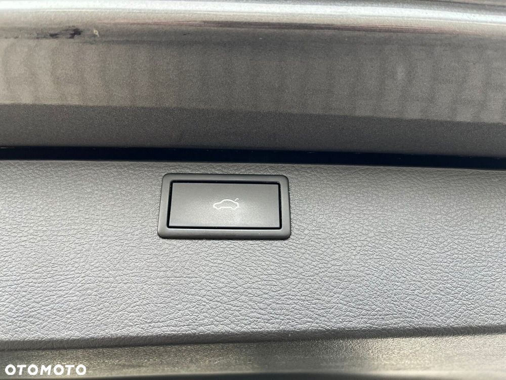 Volkswagen Multivan - 18