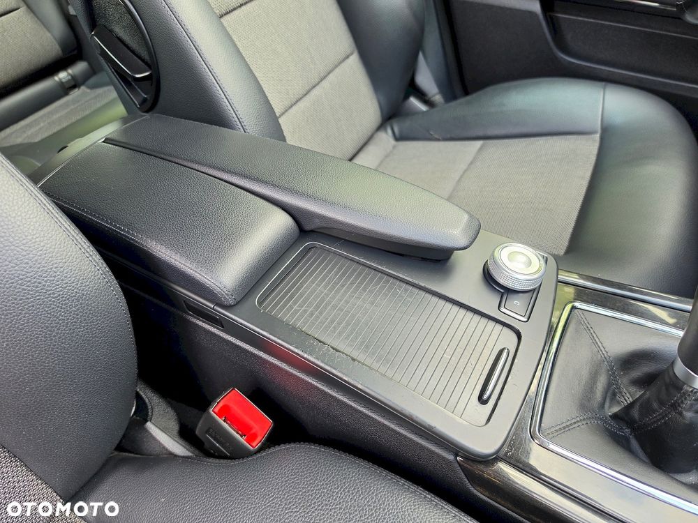 Mercedes-Benz Klasa E 250 CDI DPF BlueEFFICIENCY Avantgarde - 29