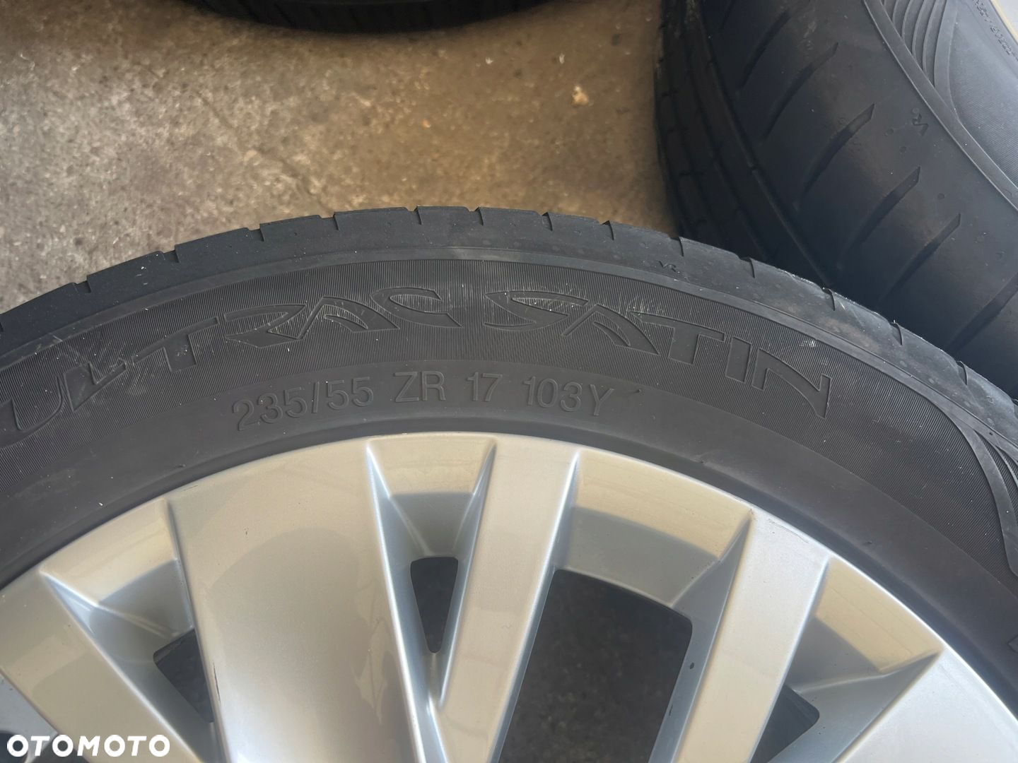 KOŁA FELGI ALU OPONY VOLKSWAGEN TIGUAN 17 5X112 VREDESTEIN 235/55/17 - 10
