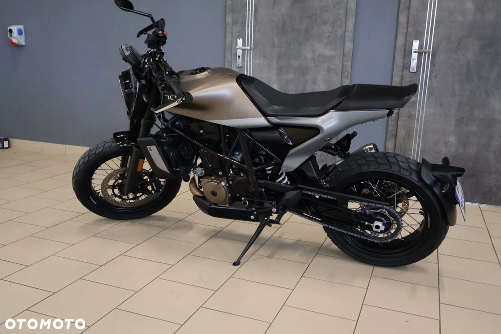 Husqvarna Svartpilen - 23