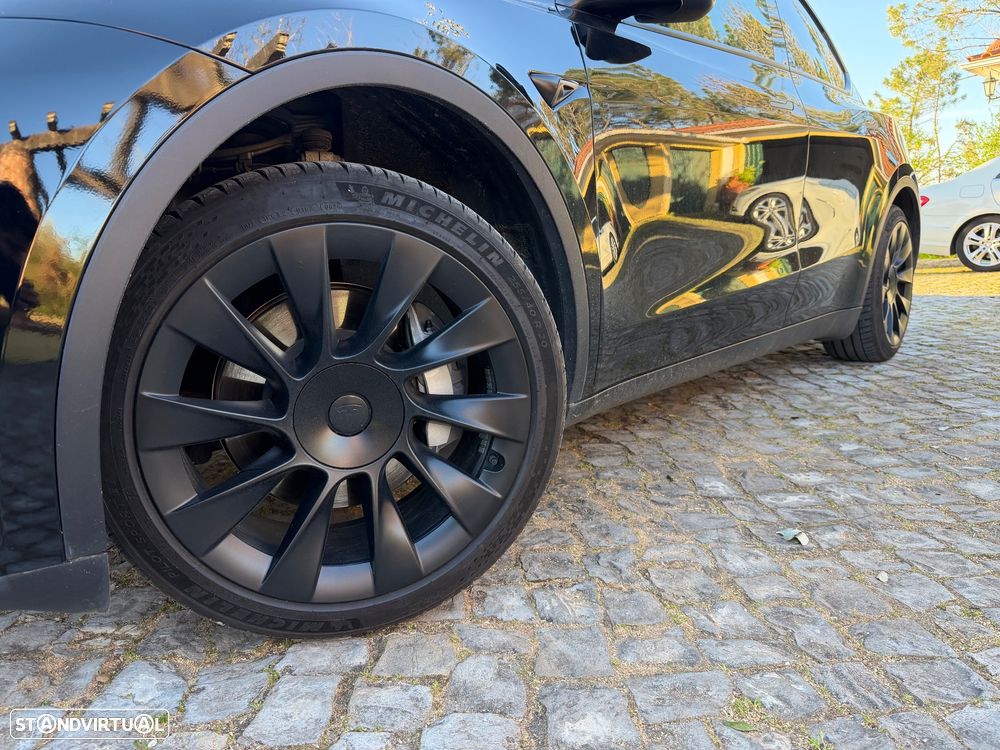 Tesla Model Y RWD - 10