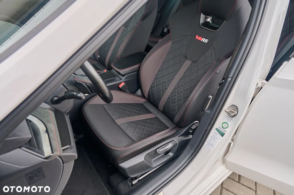 Skoda Octavia 2.0 TDI DSG RS - 26