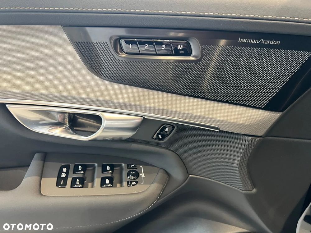 Volvo XC 90 T8 AWD Plug-In Hybrid Ultra Black Edition 7os - 34