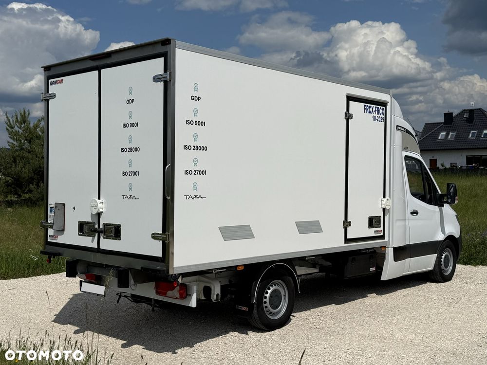 Mercedes-Benz Sprinter - 4