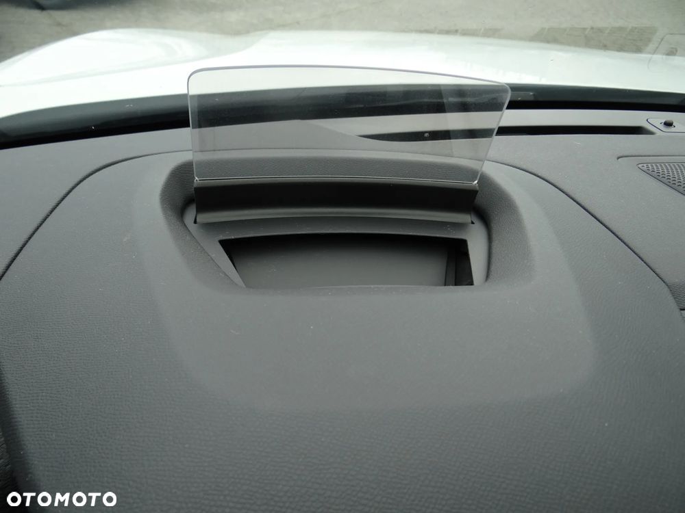 Citroën C4 1.2 PureTech Max S&S EAT8 - 19