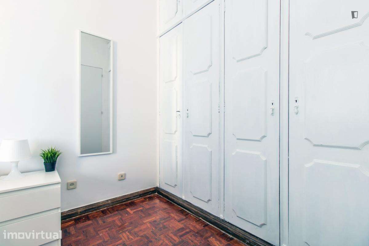 Quarto - localizado em Benfica Lisbon - Grande imagem: 2/12