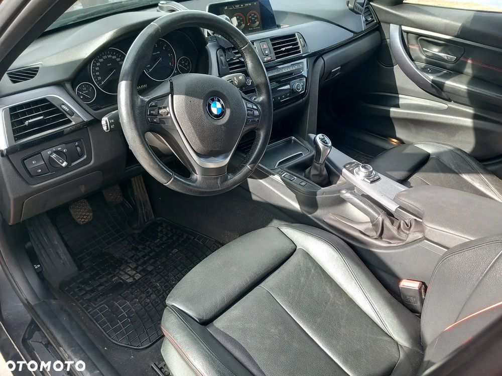 BMW Seria 3 318d Sport Line - 12