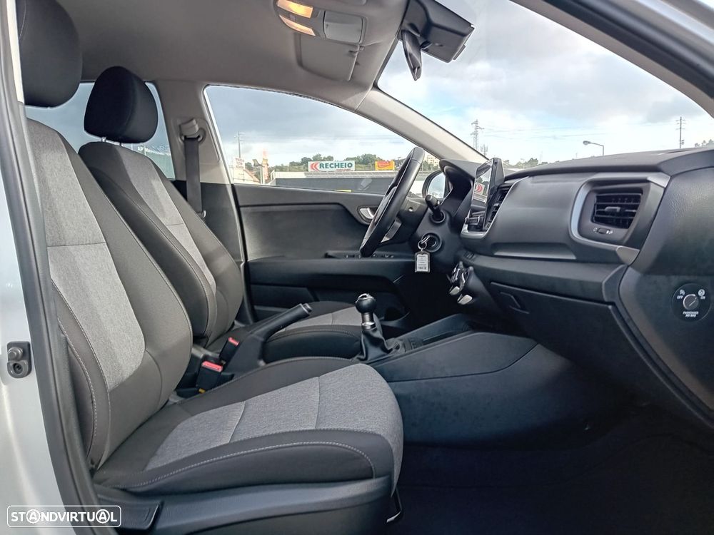Kia Stonic 1.2 MPi Dynamic - 11