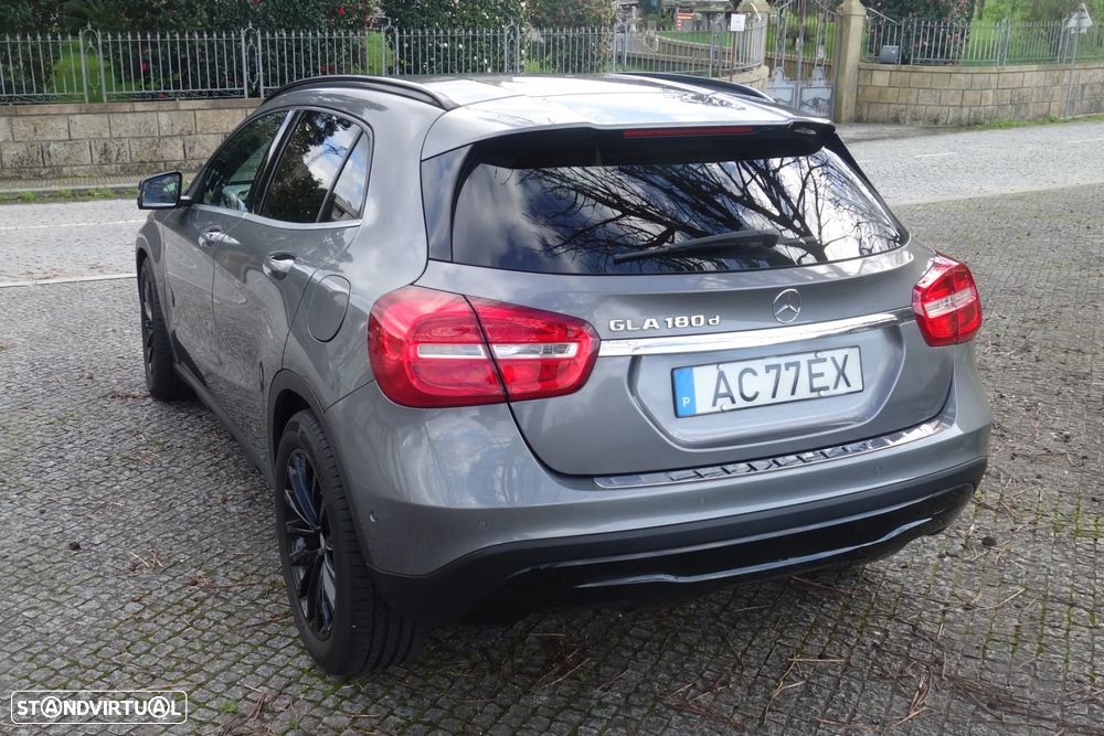 Mercedes-Benz GLA 180 (CDI) d - 9