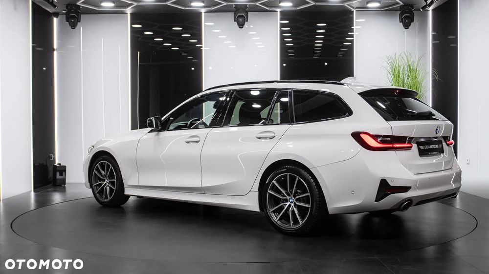 BMW Seria 3 320i Sport Line - 5