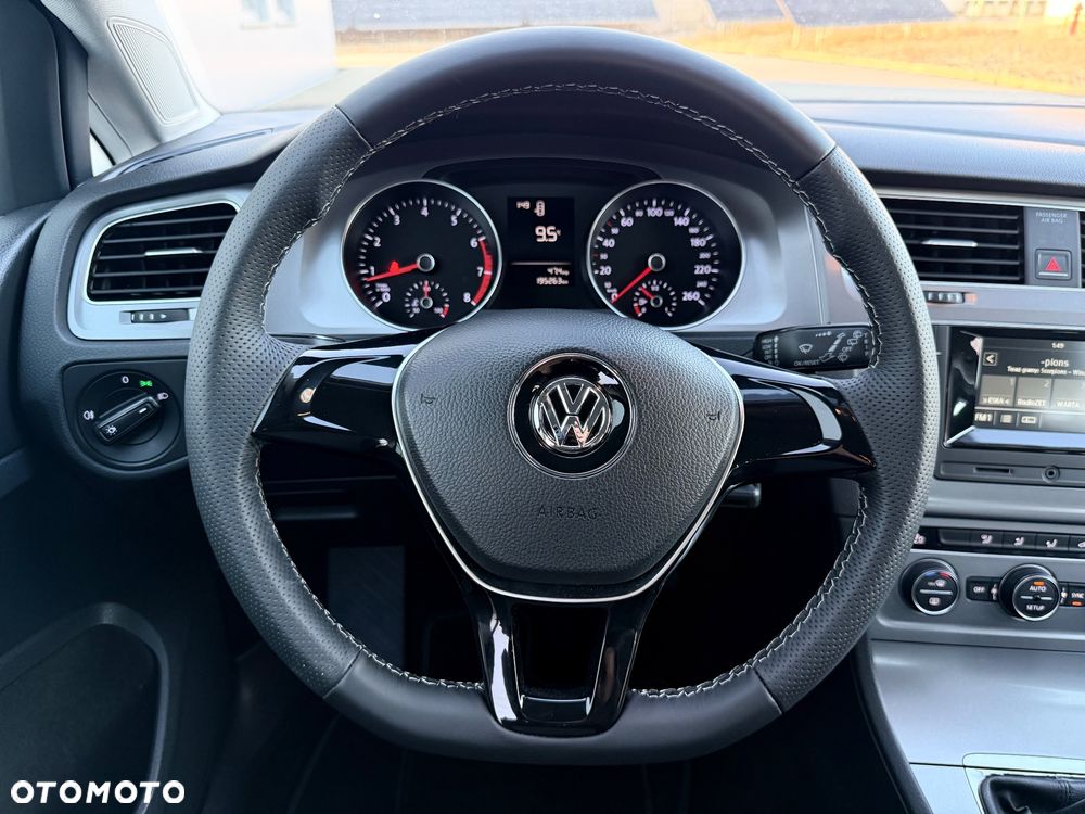 Volkswagen Golf 1.2 TSI BMT Trendline Perfectline - 26