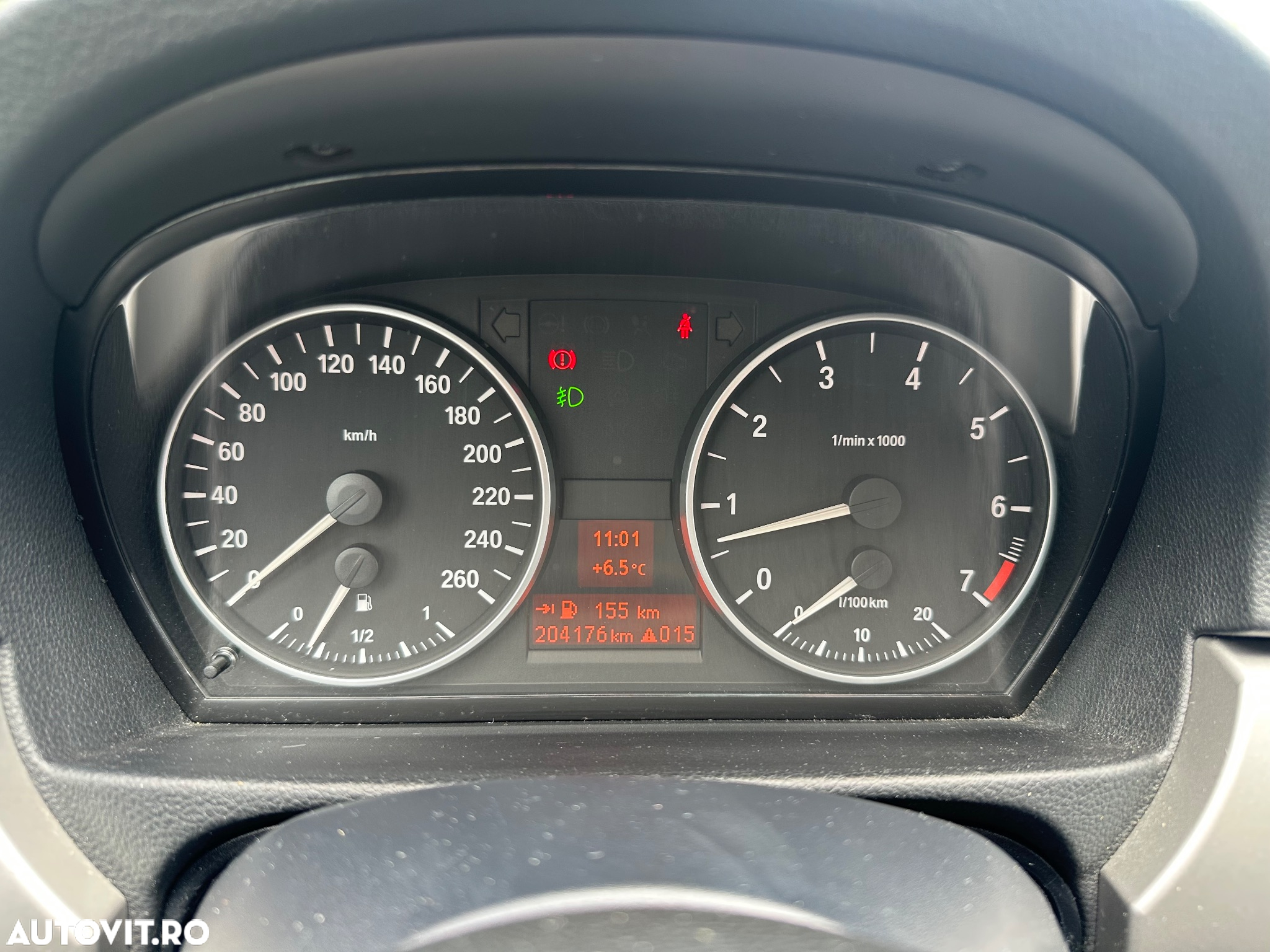 BMW Seria 3 318i Touring - 13