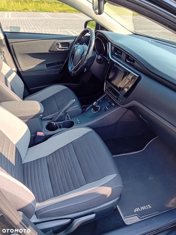 Toyota Auris Hybrid 135 Prestige - 12