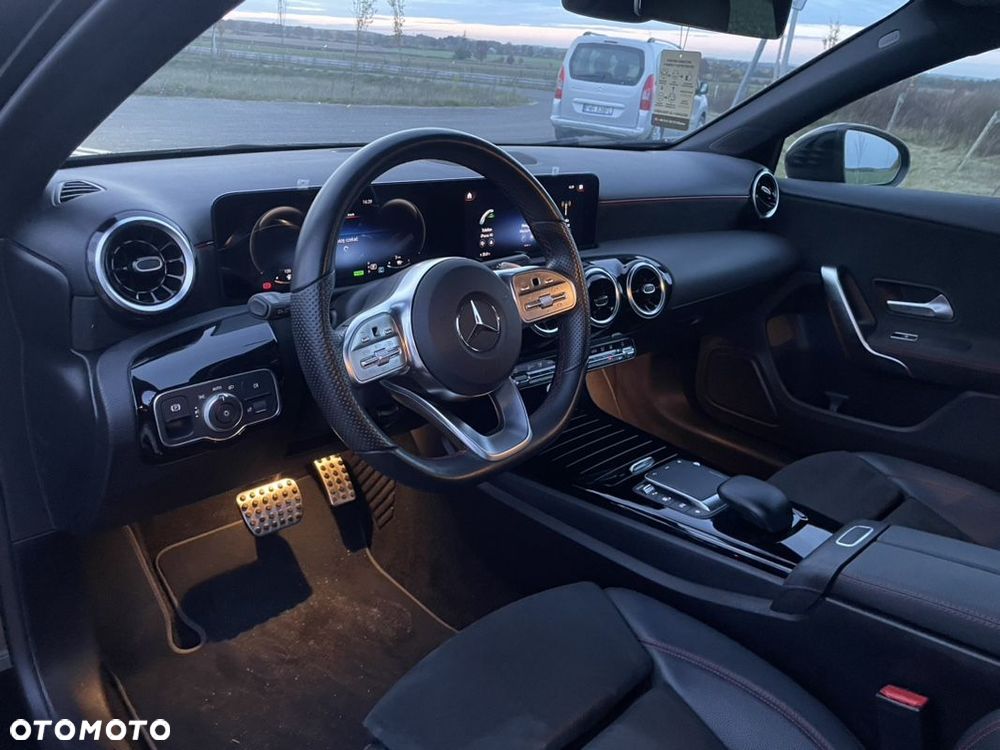 Mercedes-Benz Klasa A 250 E AMG Line 8G-DCT - 8