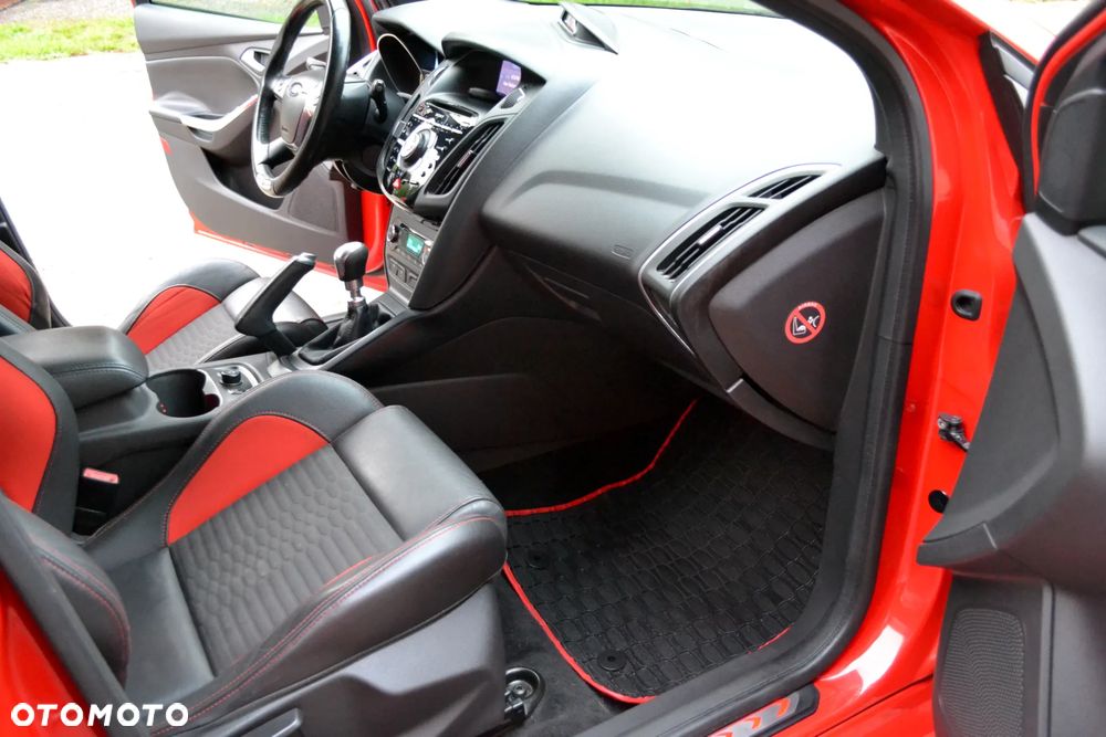 Ford Focus 2.0 EcoBoost ST mit Leder-Exclusiv-Paket - 26
