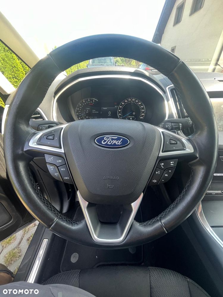 Ford S-Max - 11