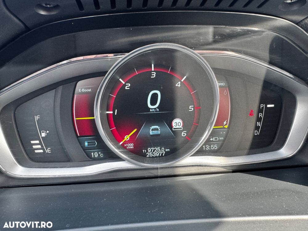 Volvo V60 D6 Plug-In-Hybrid AWD Geartronic Pure Limited - 14