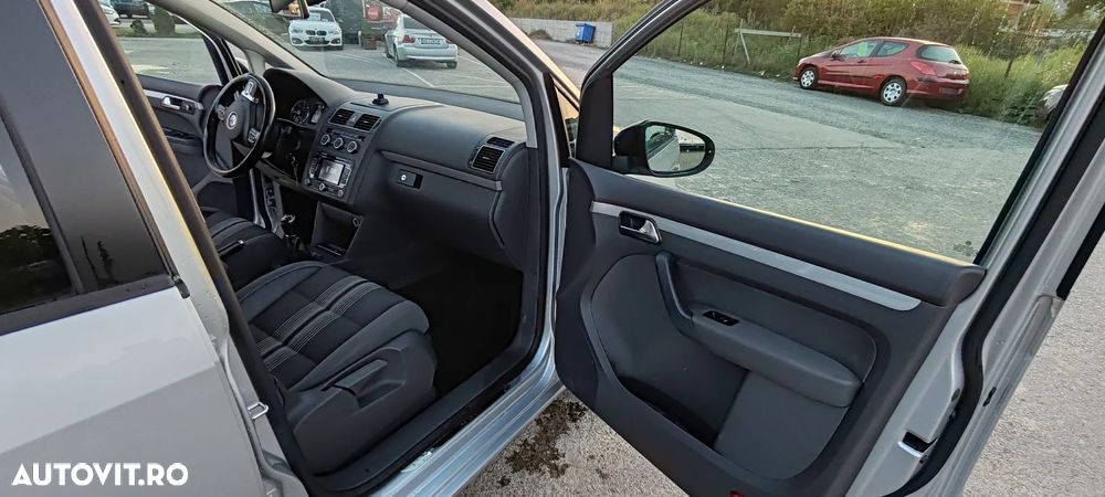 Volkswagen Touran 1.6 TDI DPF BlueMotion Technology MATCH - 9