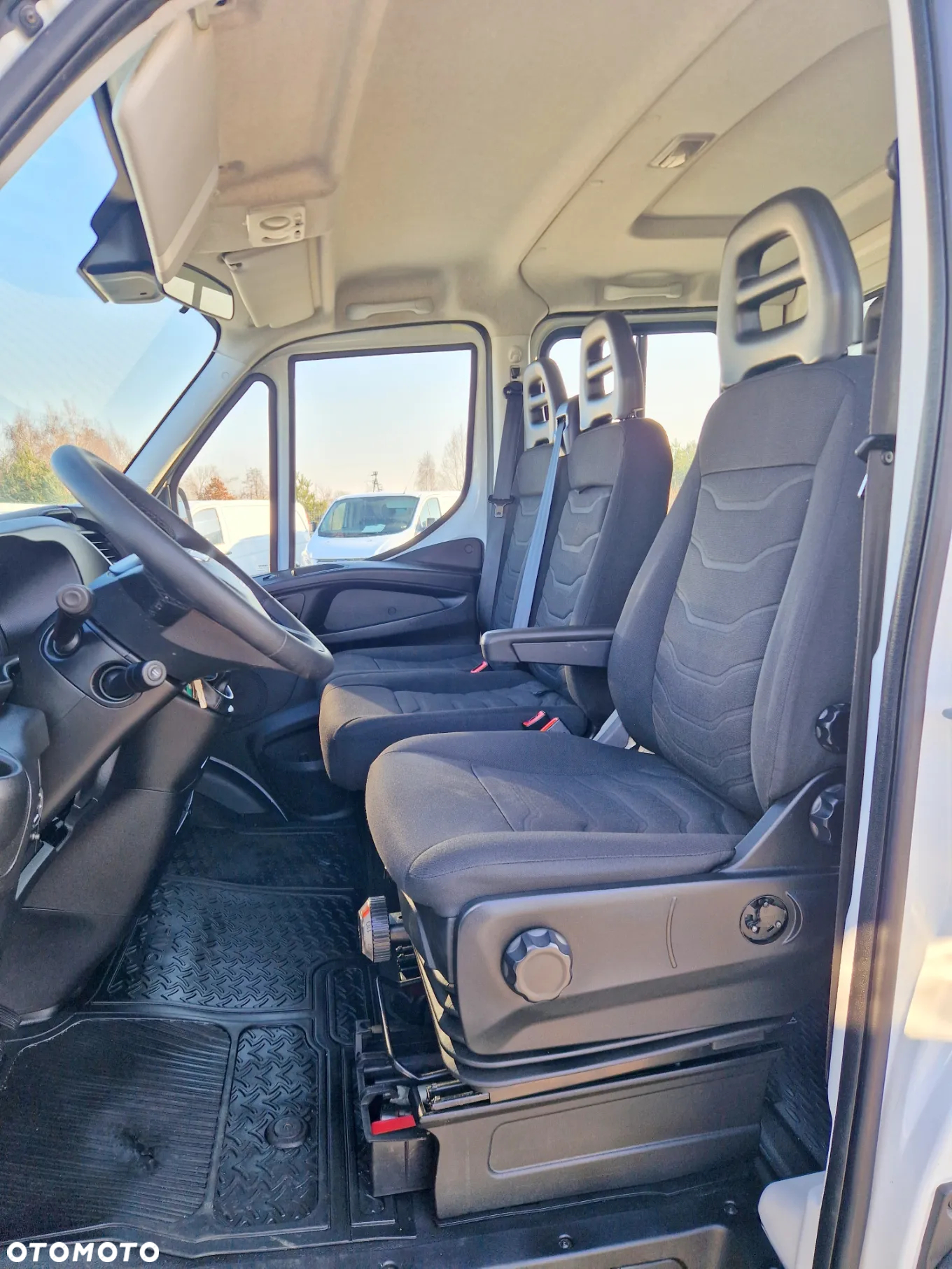 Iveco IVECO 35C13 2.3 HPI 130 KONNY KLIMA WEBASTO 8 BIEGOWY HIMATIC 7 OSOBOWA BRYGADÓWKA SKRZYNIA 3.5 METRA GWARANCJA - 10