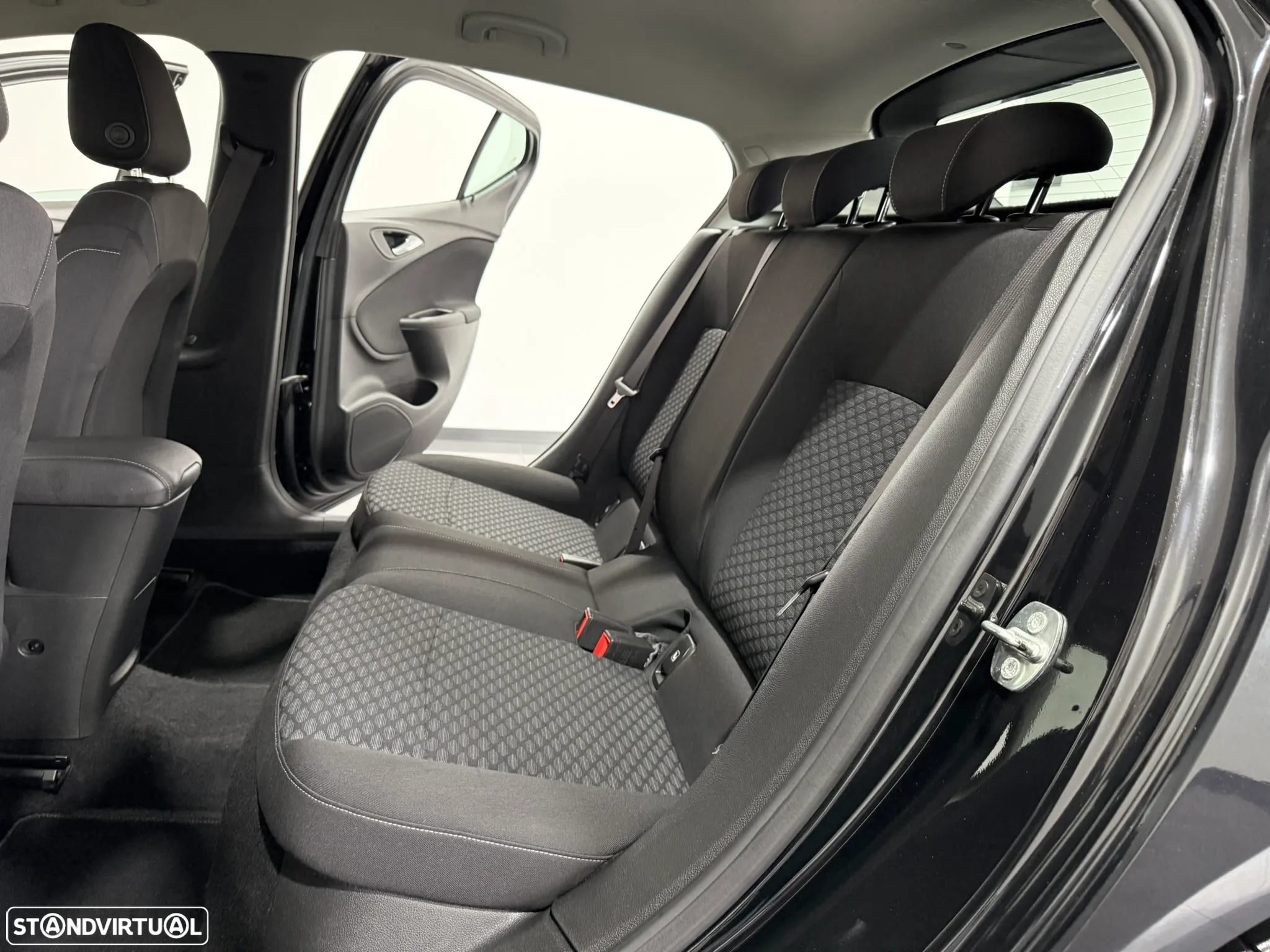 Opel Astra 1.6 CDTI Ecotec Dynamic S/S - 43