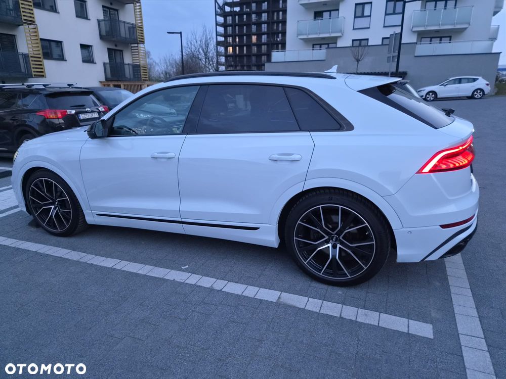 Audi Q8 - 8