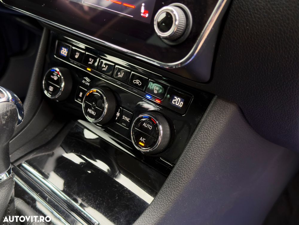 Skoda Superb 2.0 TDI 4X4 DSG Laurin & Klement - 11