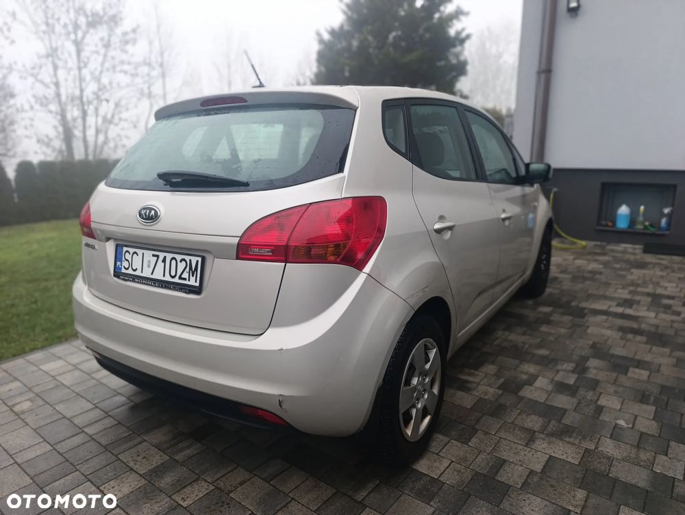 Kia Venga 1.4 CVVT Black Collection - 8