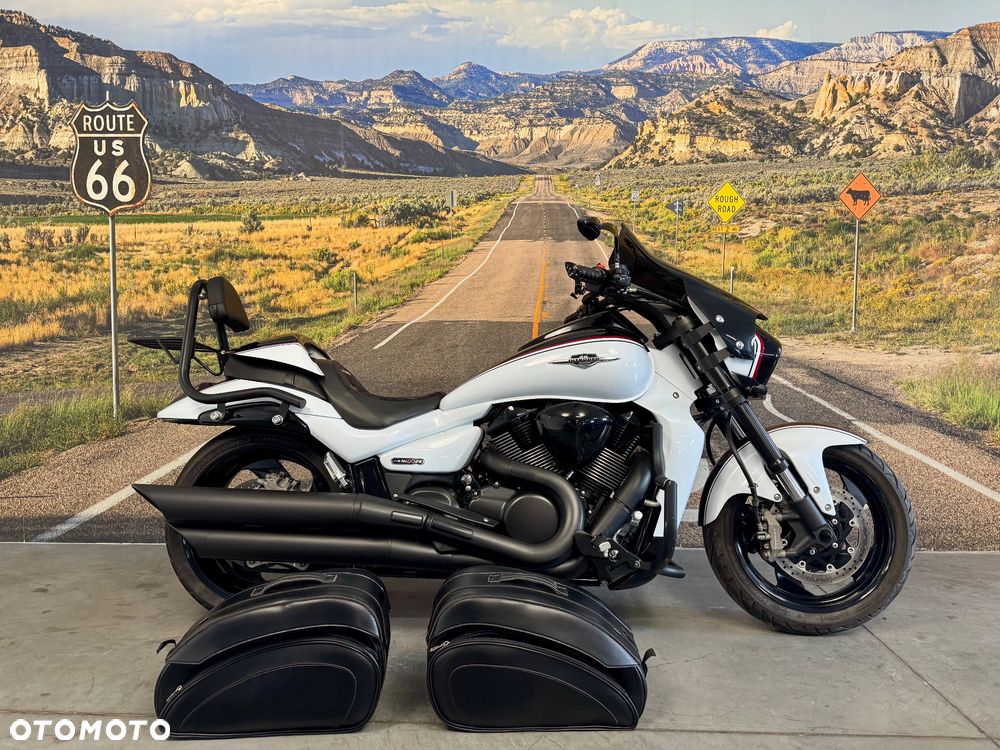 Suzuki Intruder - 1