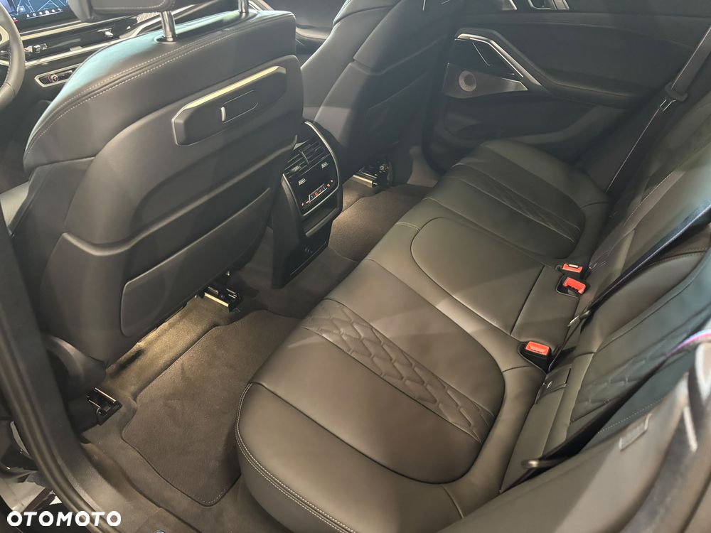 BMW X6 M60i mHEV sport - 23