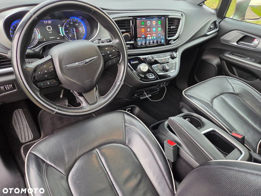 Chrysler Pacifica - 8