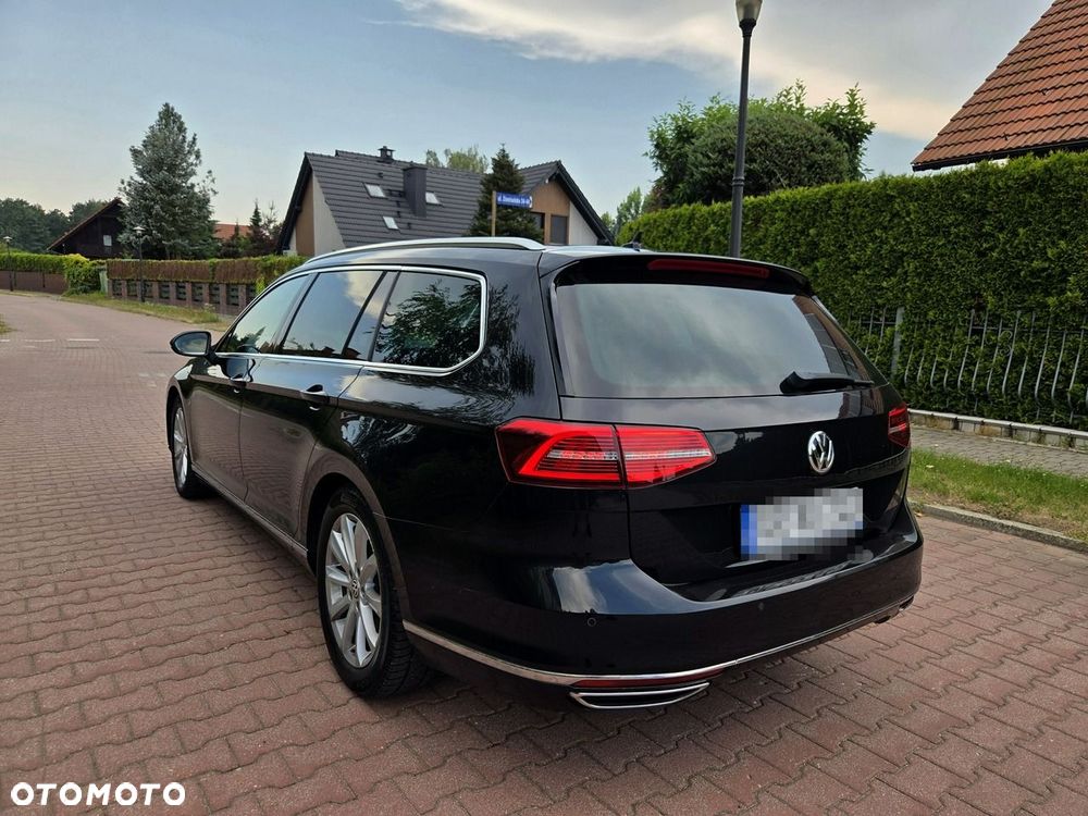Volkswagen Passat Variant 2.0 TDI SCR 4Motion DSG Elegance - 4