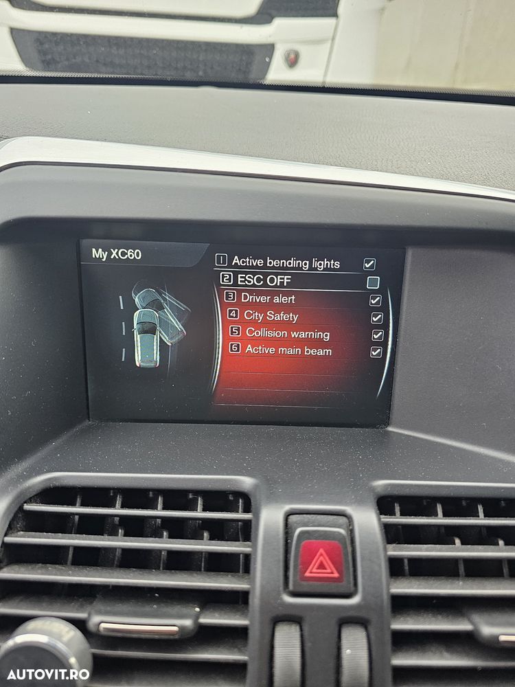 Volvo XC 60 D4 Geartronic Summum - 14